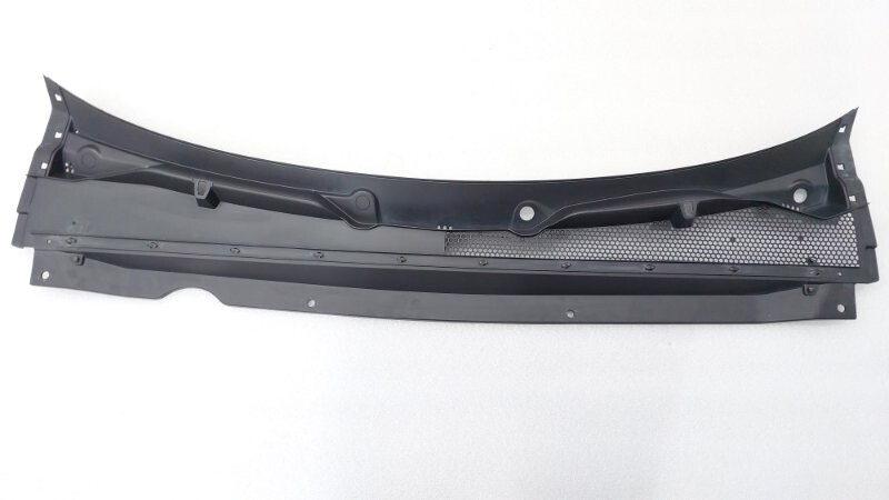 Накладка вентиляционная двроника (жабо ) 2021-2026