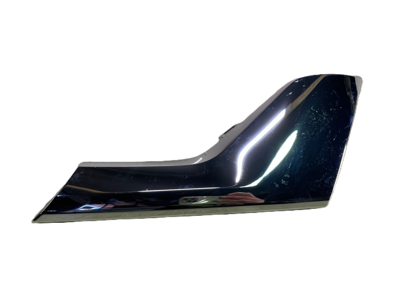 Хром накладка правая переднего бампера 2021-2023